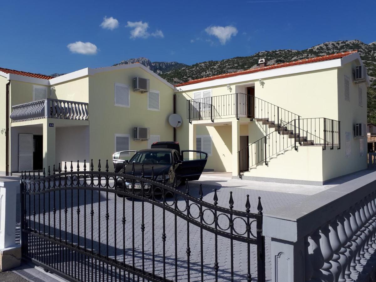 Apartmani Andrea Karlobag Bagian luar foto