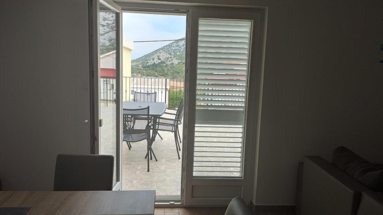 Apartmani Andrea Karlobag Bagian luar foto